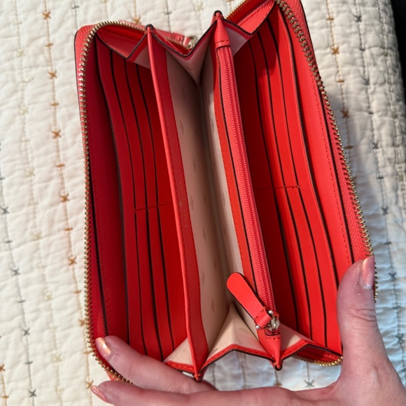 Beautiful Kate Spade shoulder or crossbody brand new condition & wallet - Picture 5 of 16